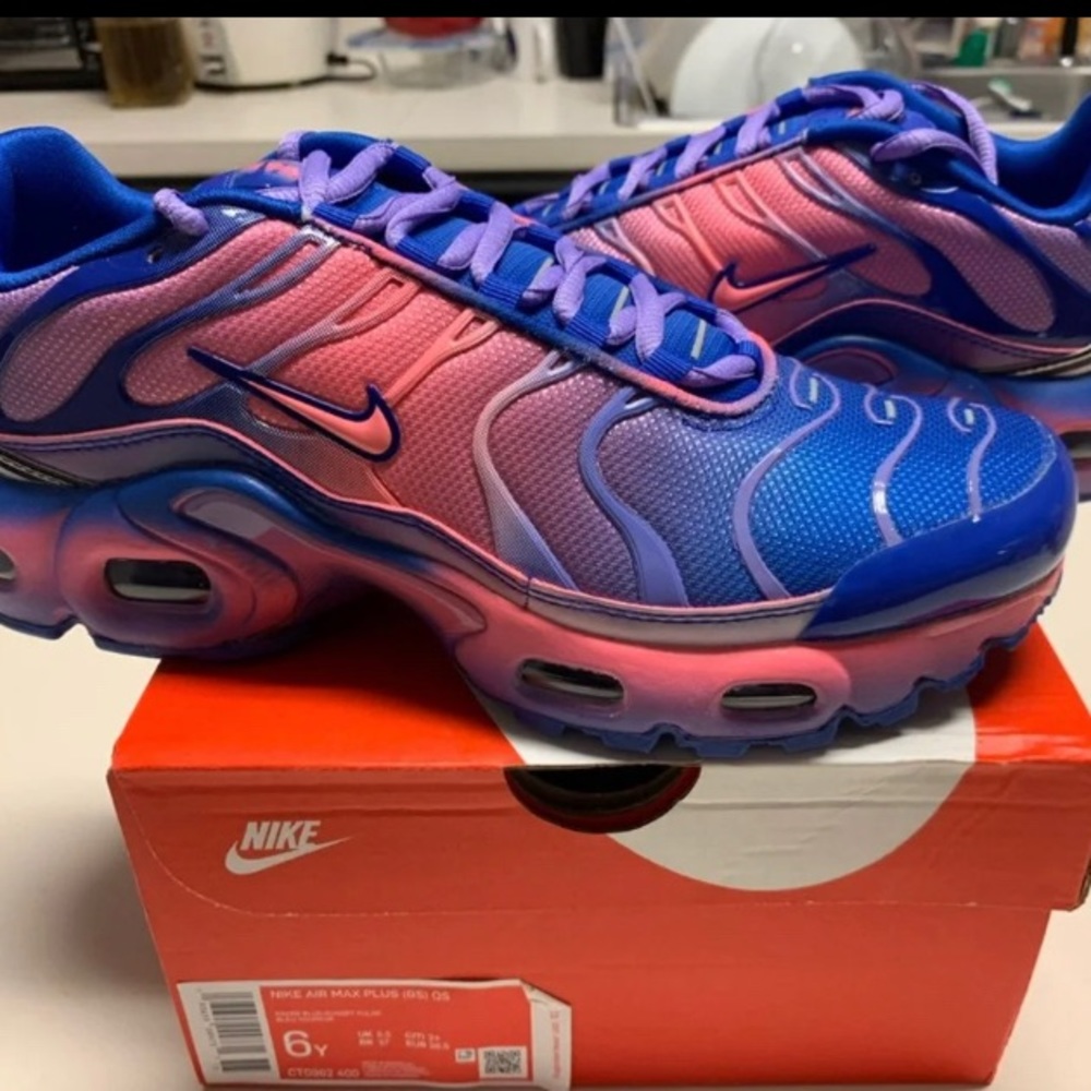 Womens Nike shoes